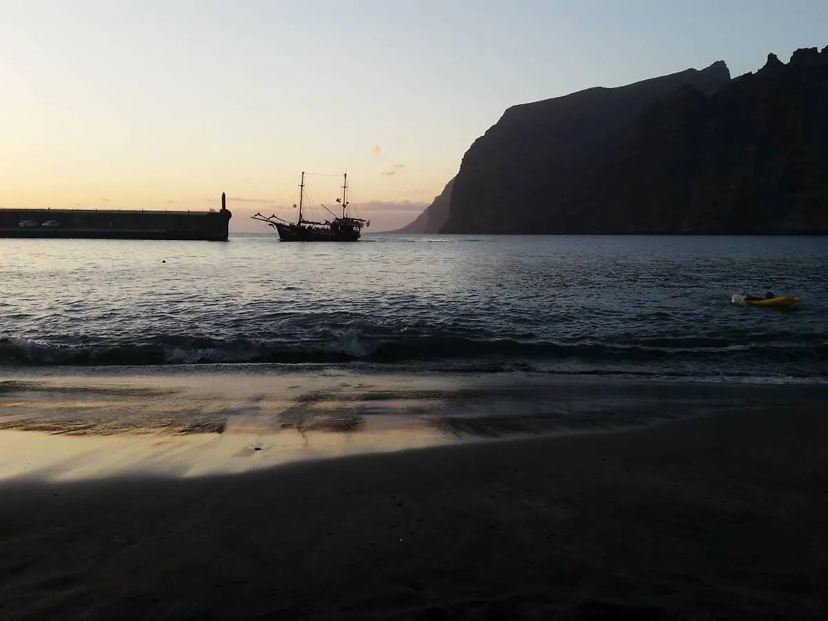Acantilados De Los Gigantes, Islas Canarias, Espana Acantilado de los Gigantes 0*,