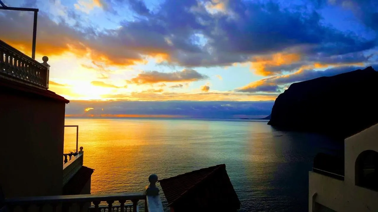 Acantilados De Los Gigantes, Islas Canarias, Espana Acantilado de los Gigantes Spain